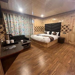 Pine Palace Resort